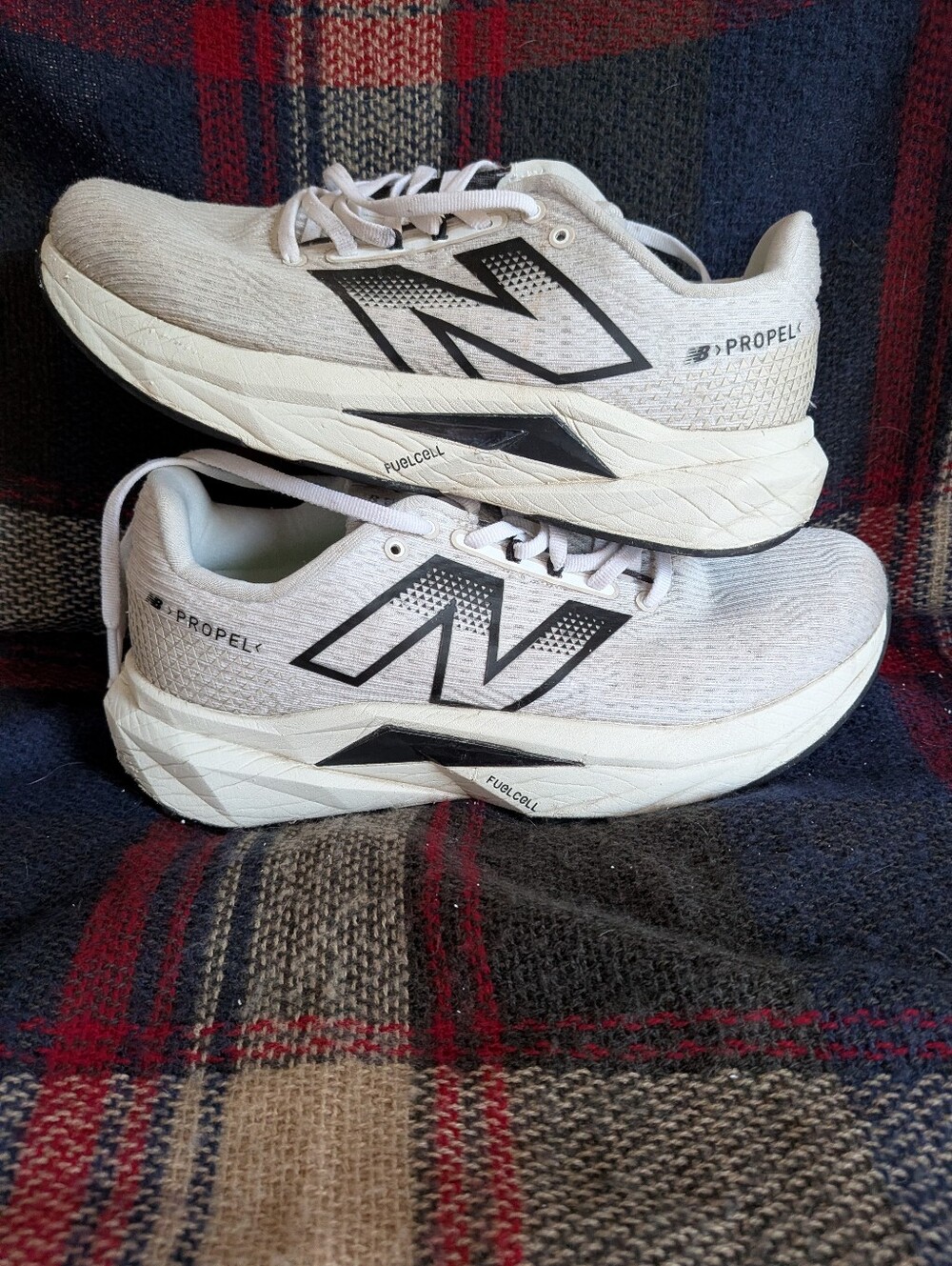 New Balance FuelCell Propel V5 Men's/Women's White Running Shoes WIDE